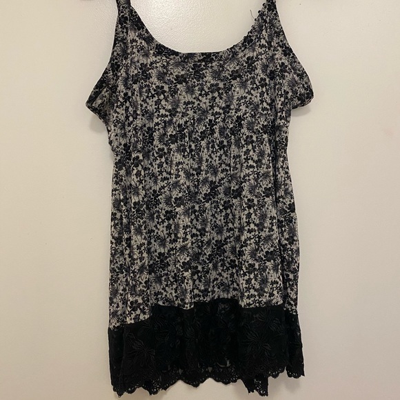 Lace Tank - Picture 2 of 3